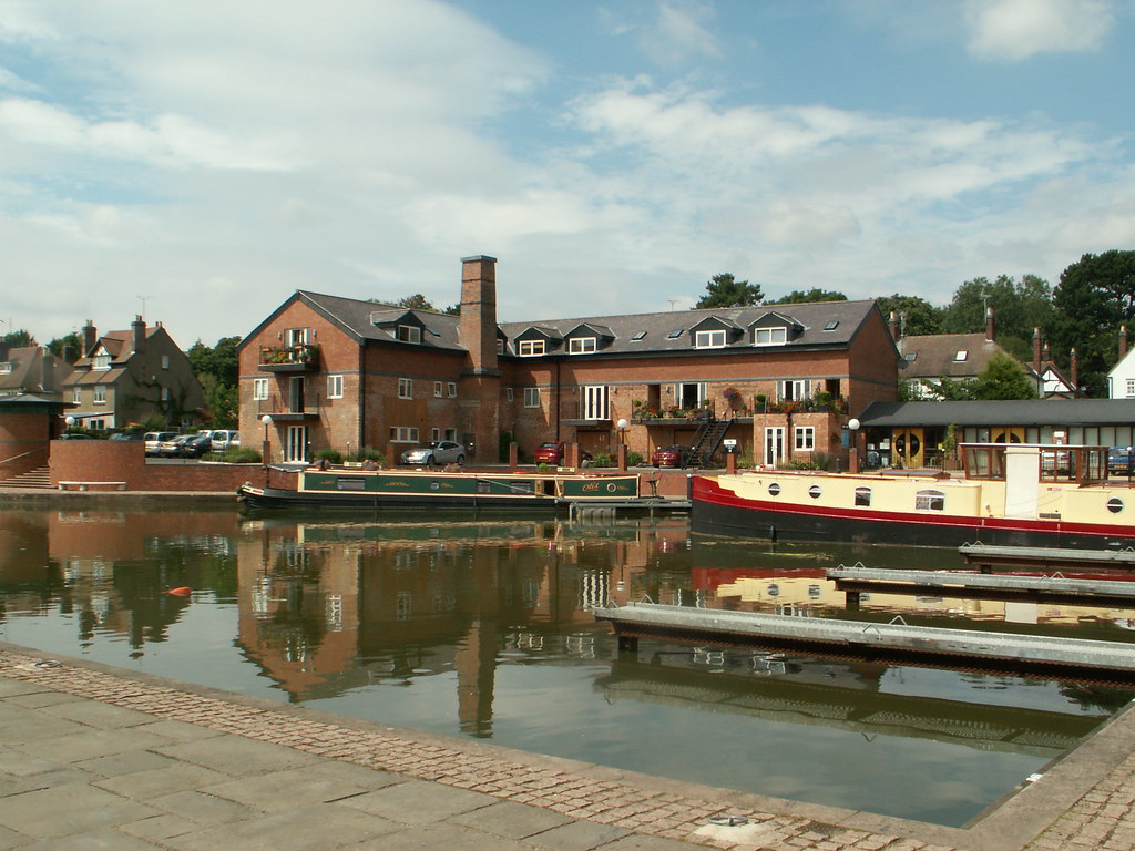 Canal Basin First view of the canal, Market Harborough. Ivan Ellis