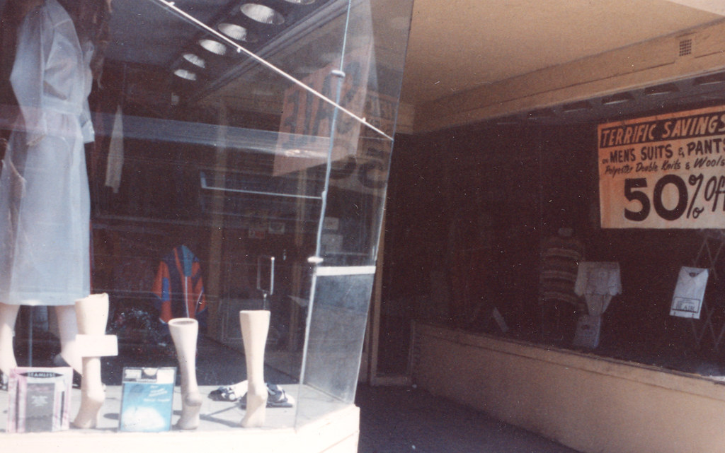 Hamtramck Storefront 1989 Ciechanowski's dry goods store, … Flickr
