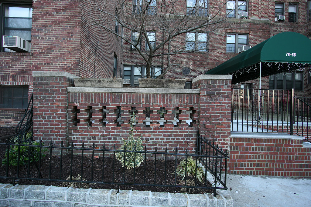 Thomas Edison Apartments, 7666 Austin St, Forest Hills, N… Flickr