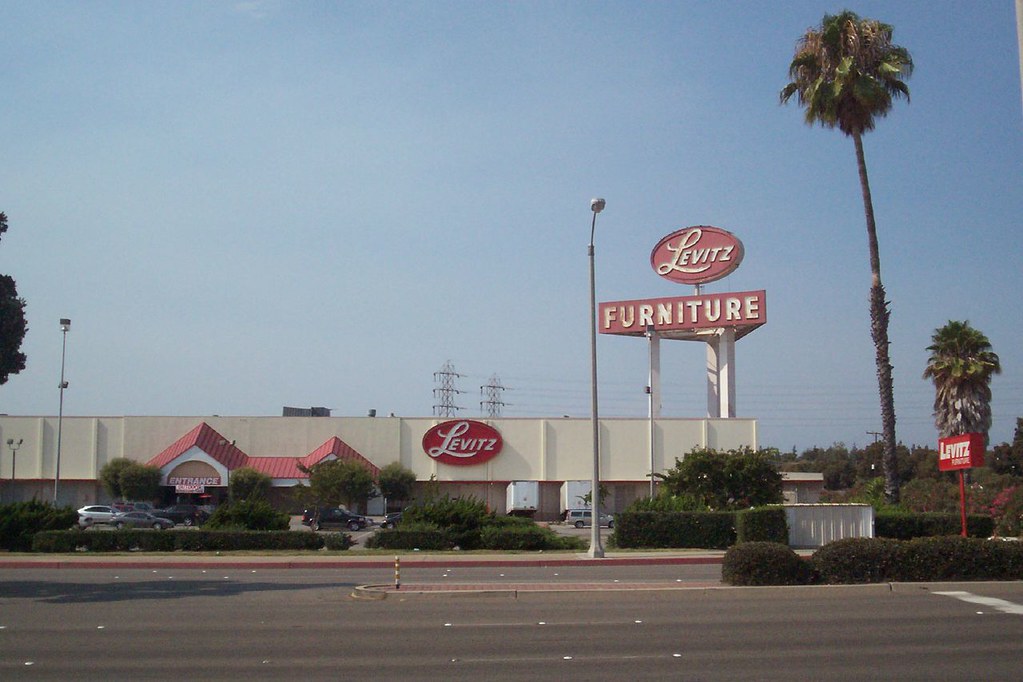 Levitz Furniture Store Levitz Furniture Store in Huntingto… Flickr