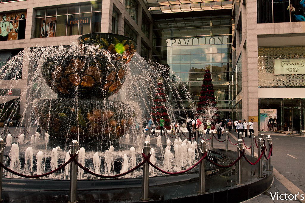 Water fountain Water fountain infront of Pavillion Victor Chong