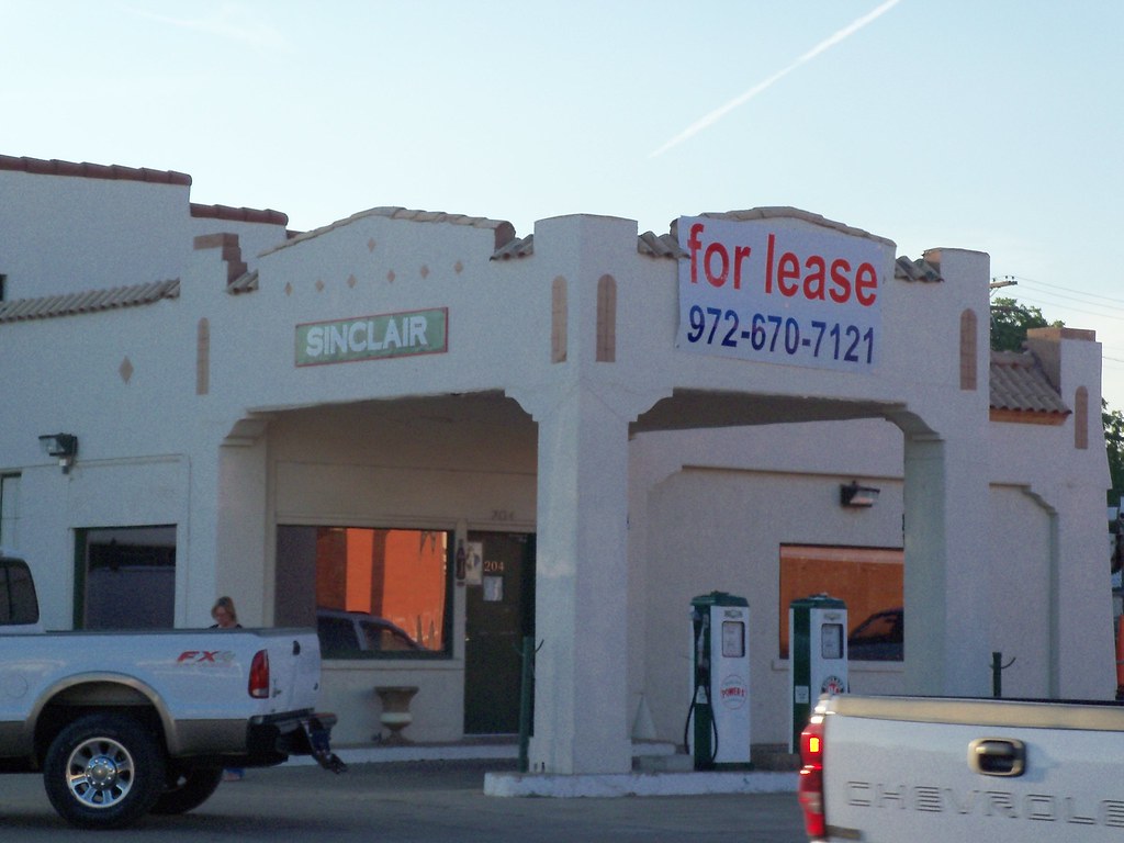Old Sinclair Gas Station, Waxahachie,Texas An old gas stat… Flickr