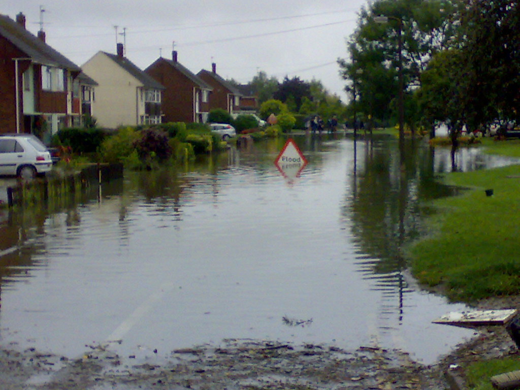 Tewkesbury Floods Knights Way, not sure that flood sign wa… Flickr