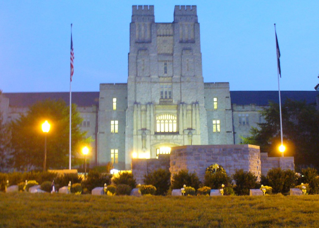 Burris Hall and Memorial, Virginia Tech August 24, 2007 Michael
