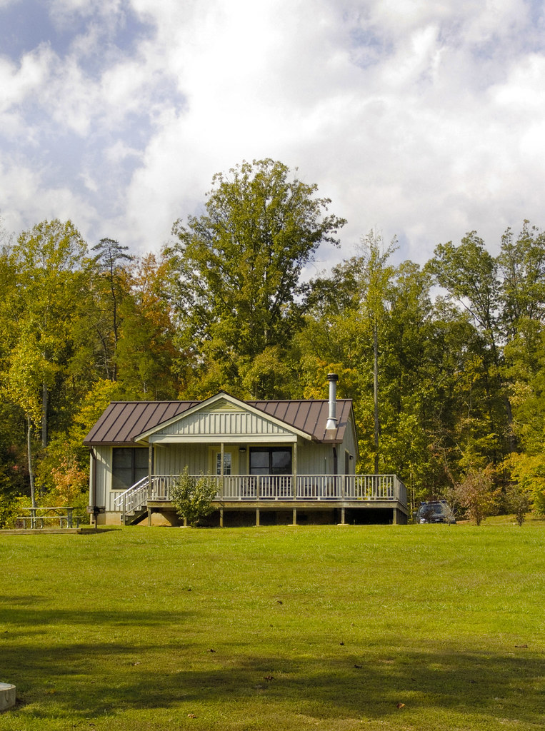 SPLA0060 Shot of a typical twobedroom cabin at Lake Anna … Flickr