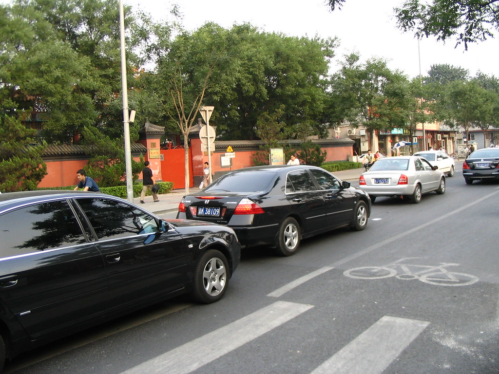 Lots of big cars The Chinese seem to really like their big… Flickr