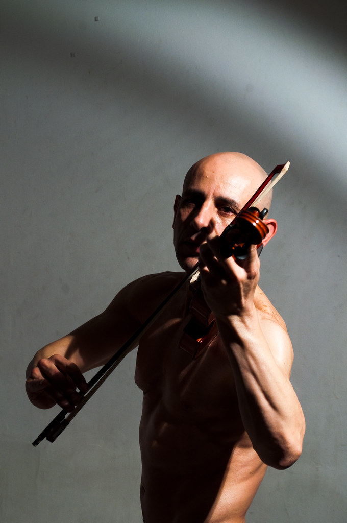 Naked Violin | Foto: Julio Palomo | Julio Palomo | Flickr
