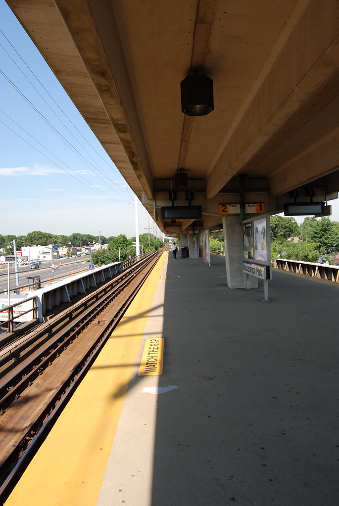 Massapequa Park LIRR Station Looking west towards the city… Flickr
