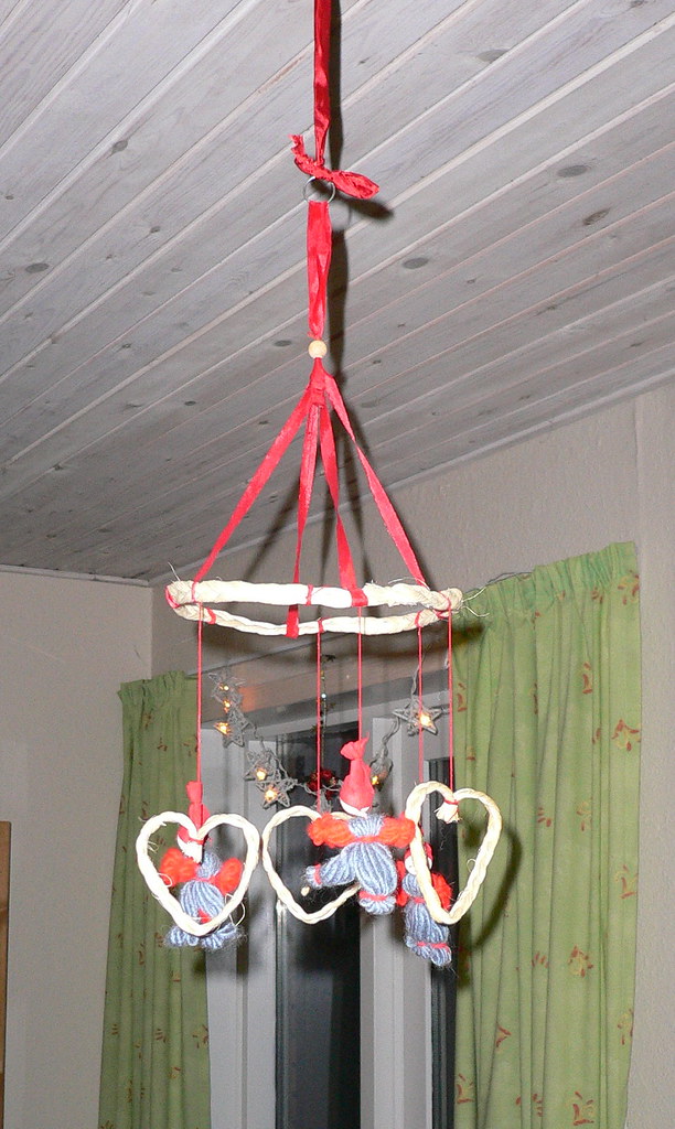 P1010796 This is one of my oldest christmas ornaments. I g… Flickr