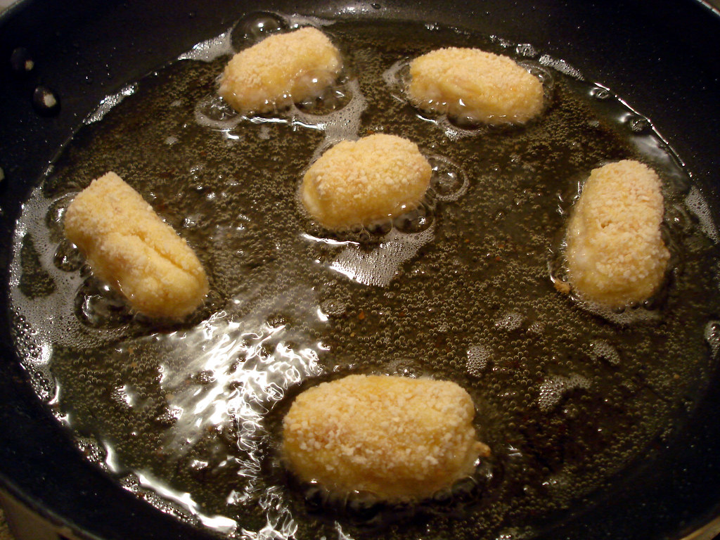 Step 8 Fry! Fry the croquetas! A lot of recipes say to de… Flickr