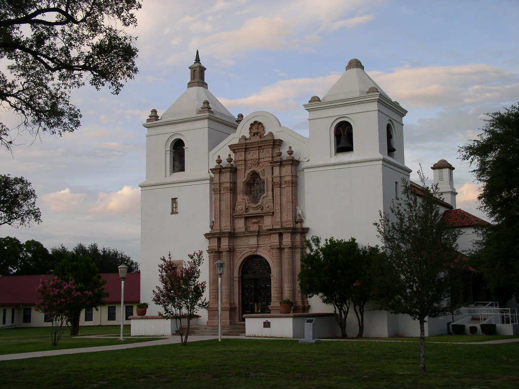 Chapel 1 on Randolph AFB, TX This is one of two chapels on… Flickr