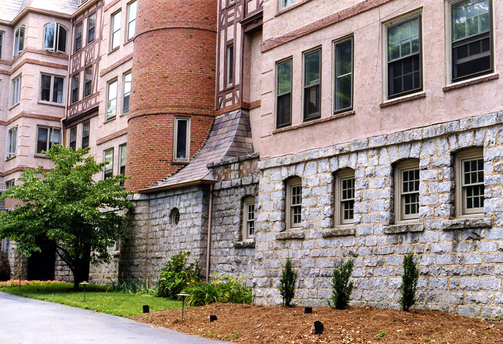 Asheville Architecture 2 Longchamps. Built in 1926 as an a… Flickr