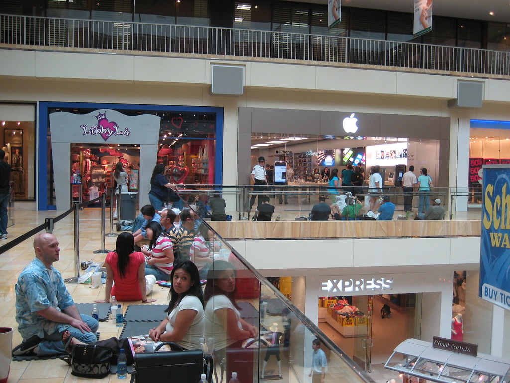 Apple Store — Galleria, Houston, Texas .imelda Flickr