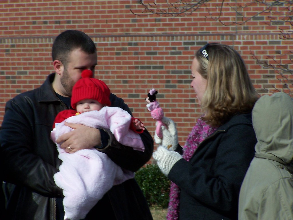20061202_Pleasant_View_Xmas_Parade 063 Families having fun… Flickr