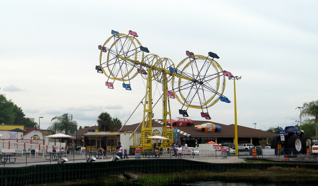 Kissimmee Fun Spot USA Amusement Park Double Ferris Wheel a photo