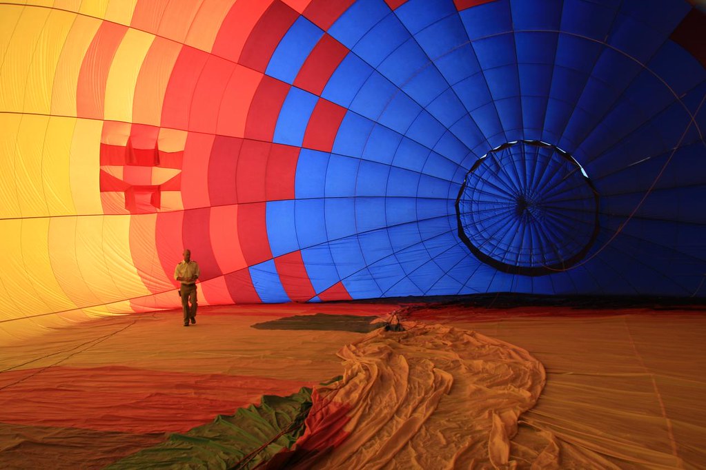 Hot Air 1 Filling up Hot Air Ballooning yesterday, outsi… Flickr