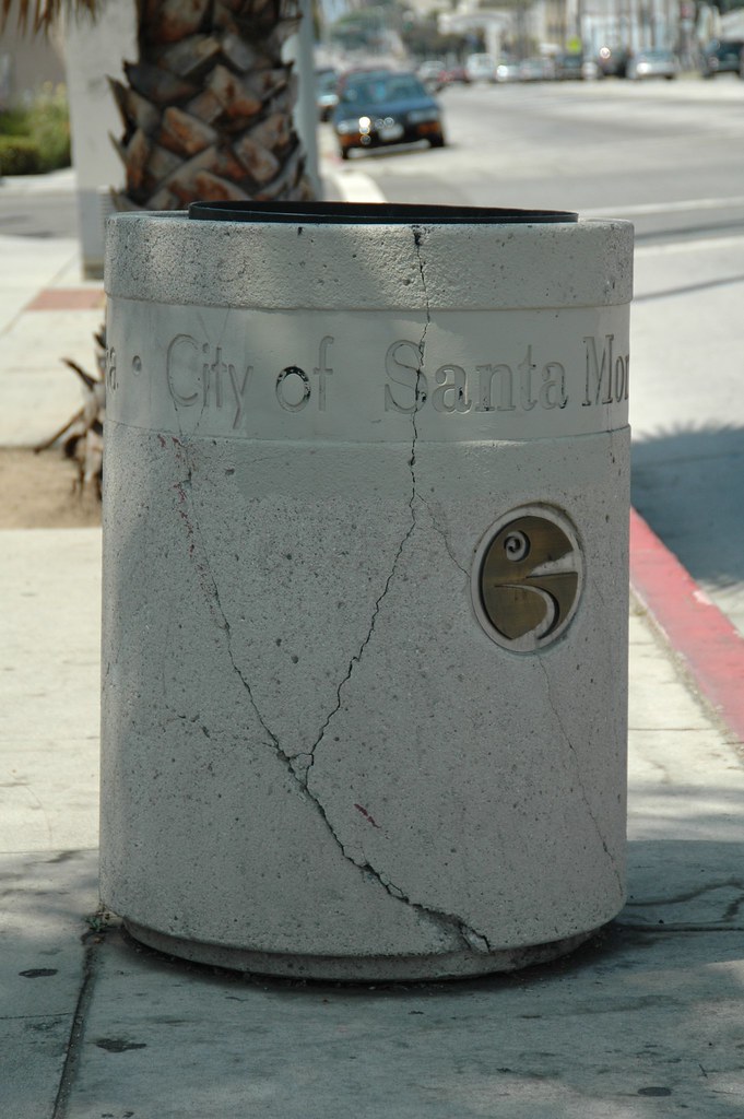 Recycle bin in Santa Monica Sergiy Galyonkin Flickr