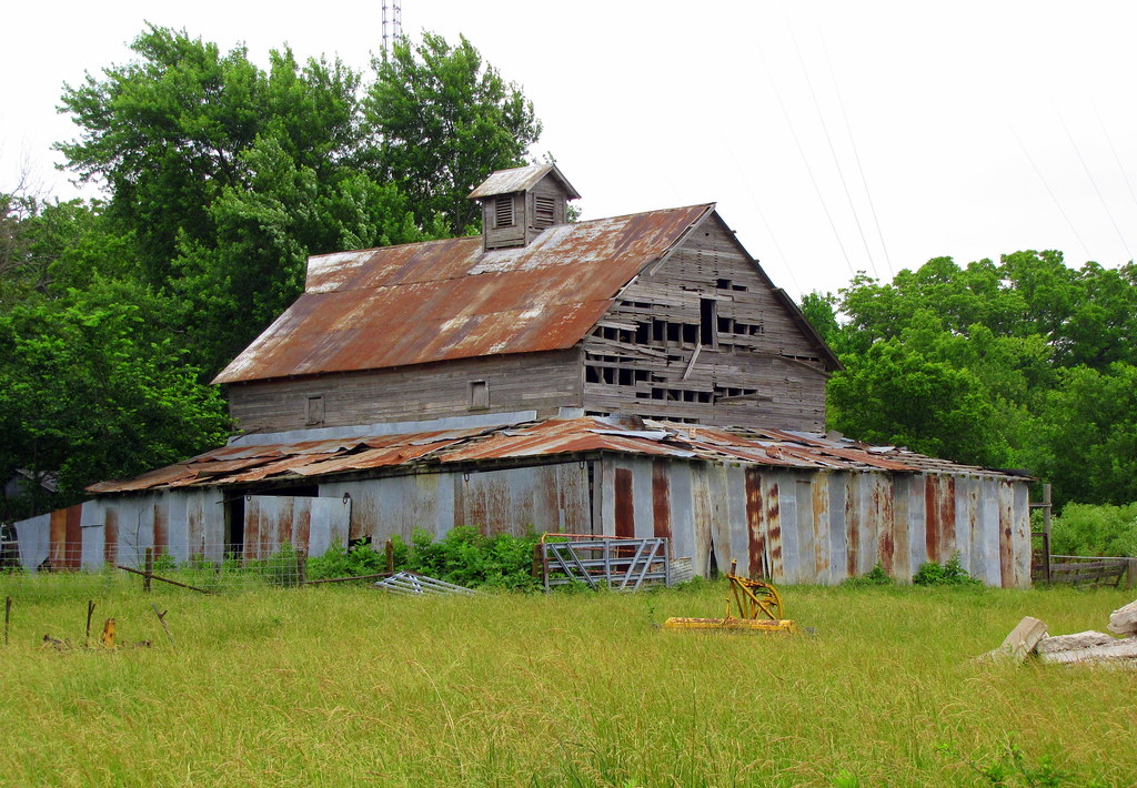 Old Kansas Barn This old barn is southeast of Lawrence, Ka… Sam
