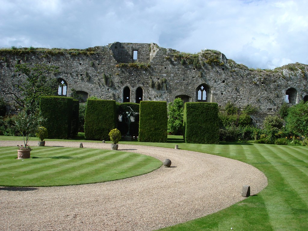 Amberley Castle Grounds portang Flickr