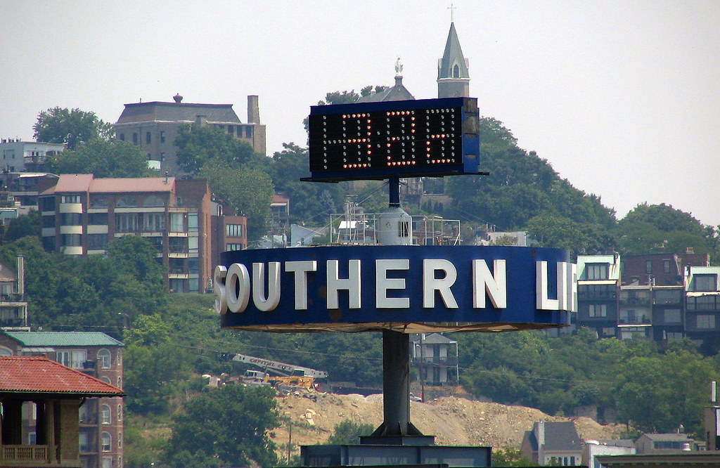 Western Southern Life spinning sign a photo on Flickriver