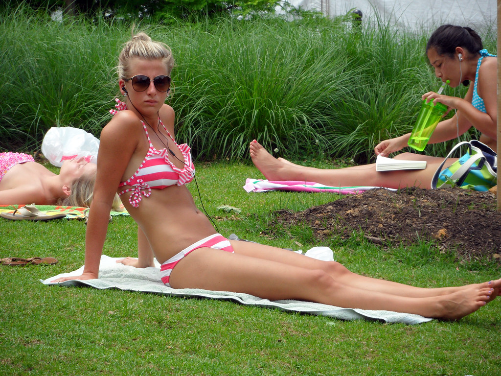 Washington Square Park Tanning This is Washington Square P… Flickr