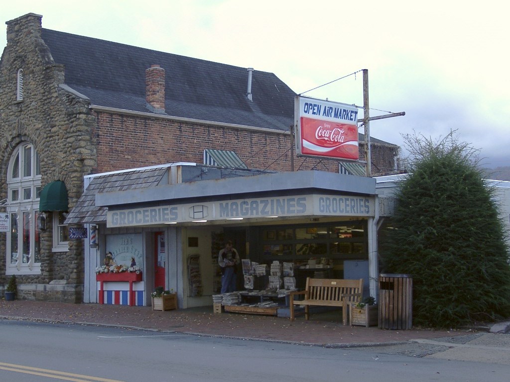 Open Air Market 2 Main Street, Waynesville NC, closed and … Flickr