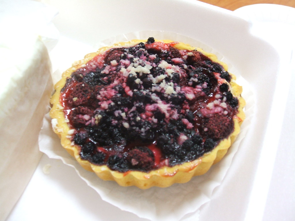 Fruit tart At Rolling Pin Bake Shop. jumbledpile Flickr