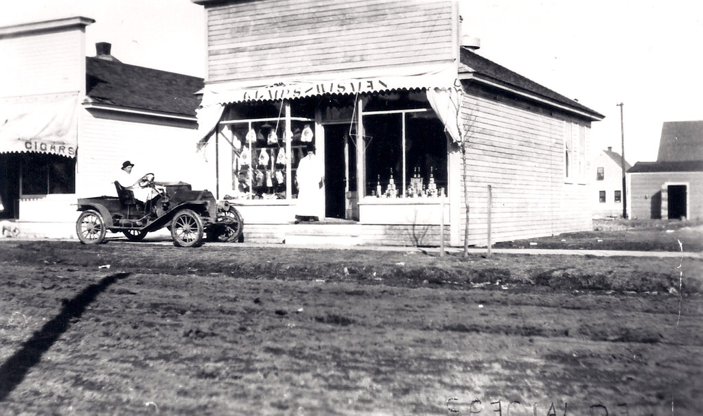 KempsWisman Store Main Street, Kimberly, WI ca. late 1920