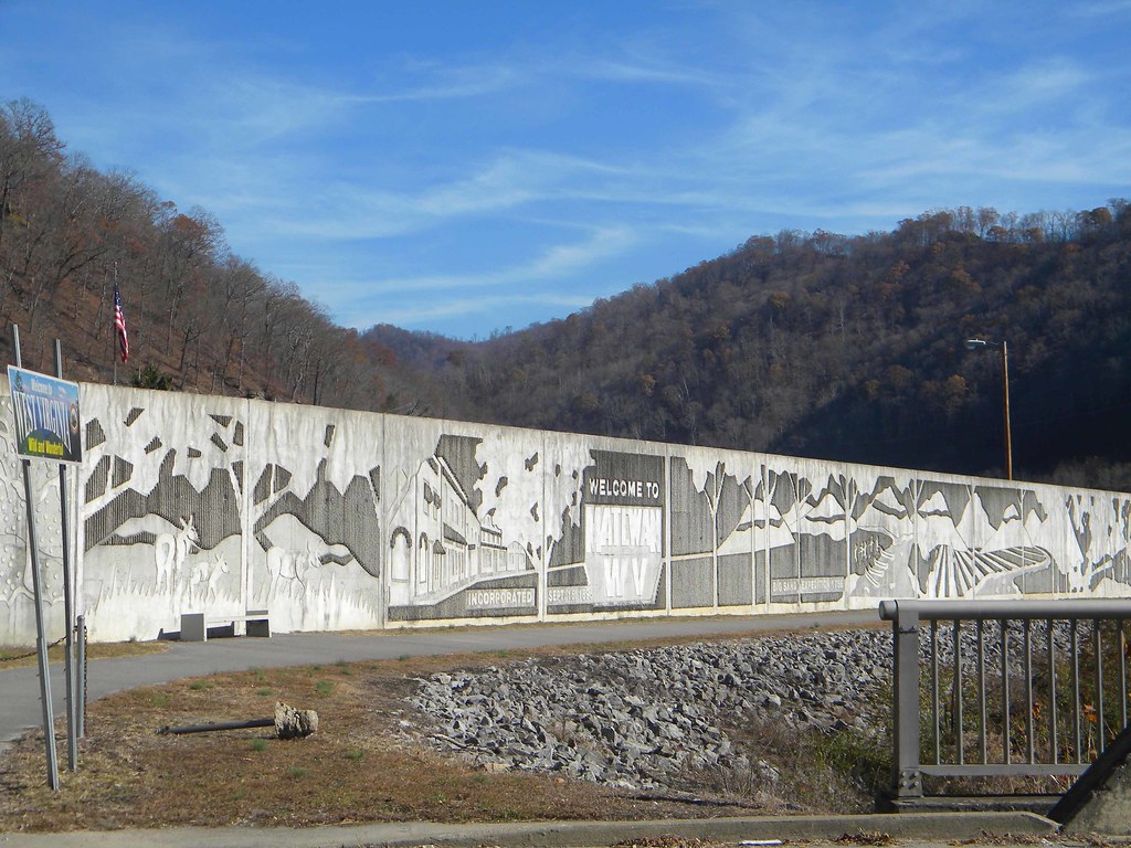Matewan WV Mingo County Flood Wall In recent years, bowi… Flickr