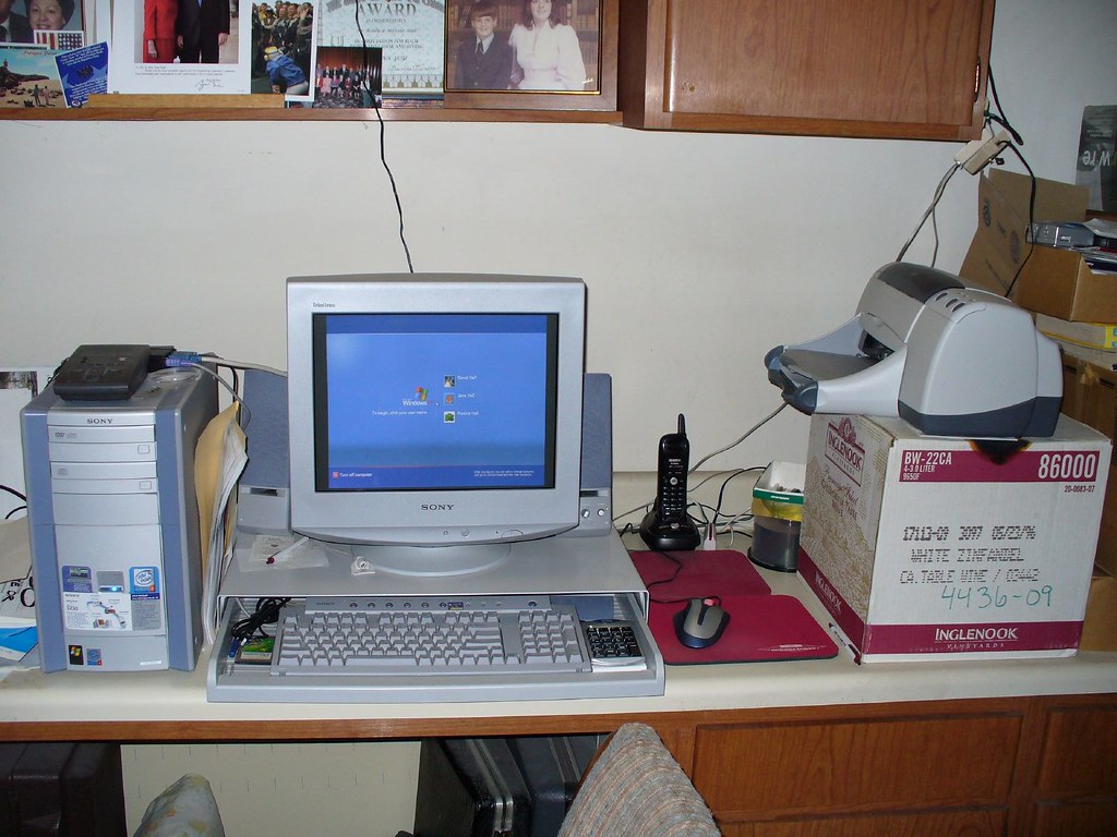 P1000008 Sony VAIO (Pentium 4) running Windows XP Home. HP… Flickr