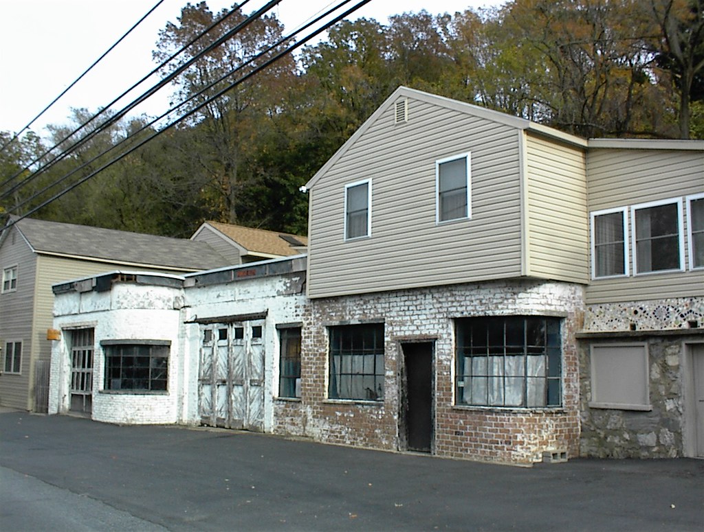 Old gas station along Glendon Ave in Easton, Pennsylvania Flickr