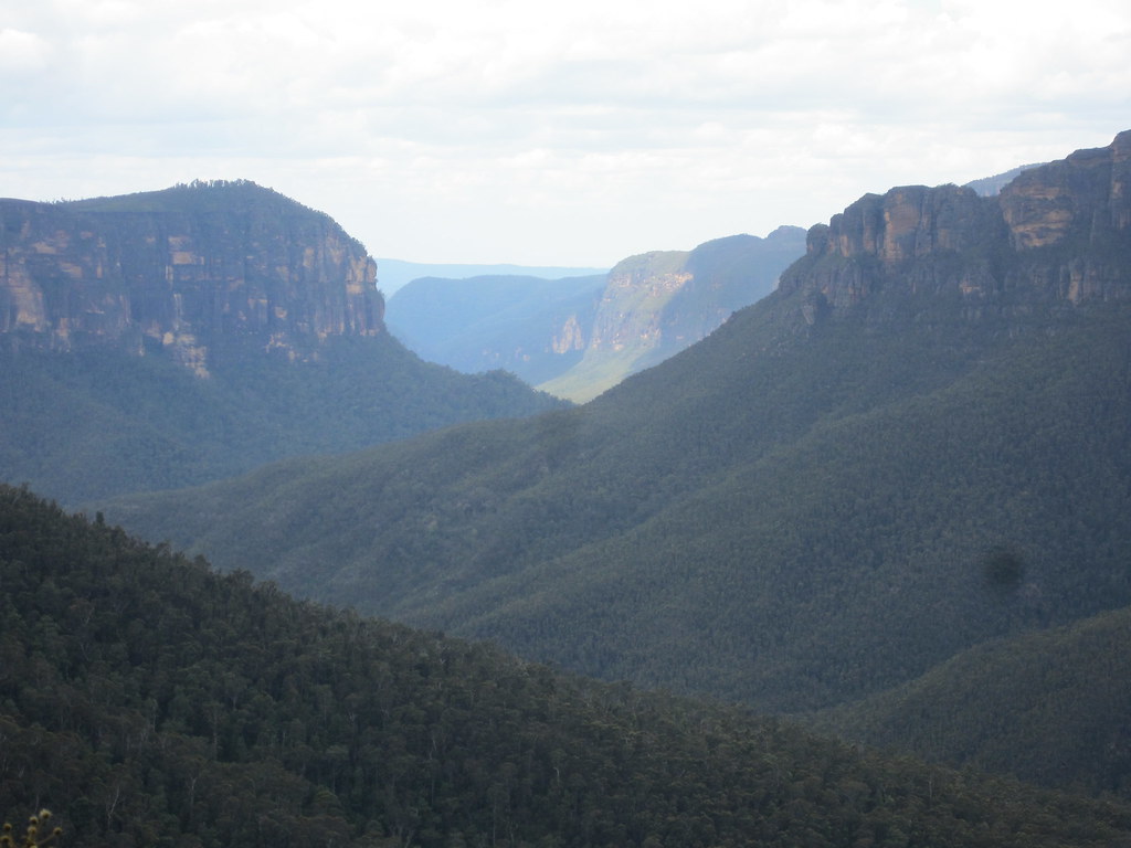 View from Govetts Leap Falls Blackheath to Acacia Flat Cam… Flickr