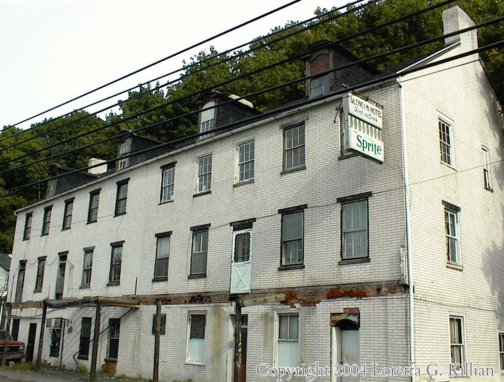 Crumbling Glendon HotelMuch older than I thought!! Flickr