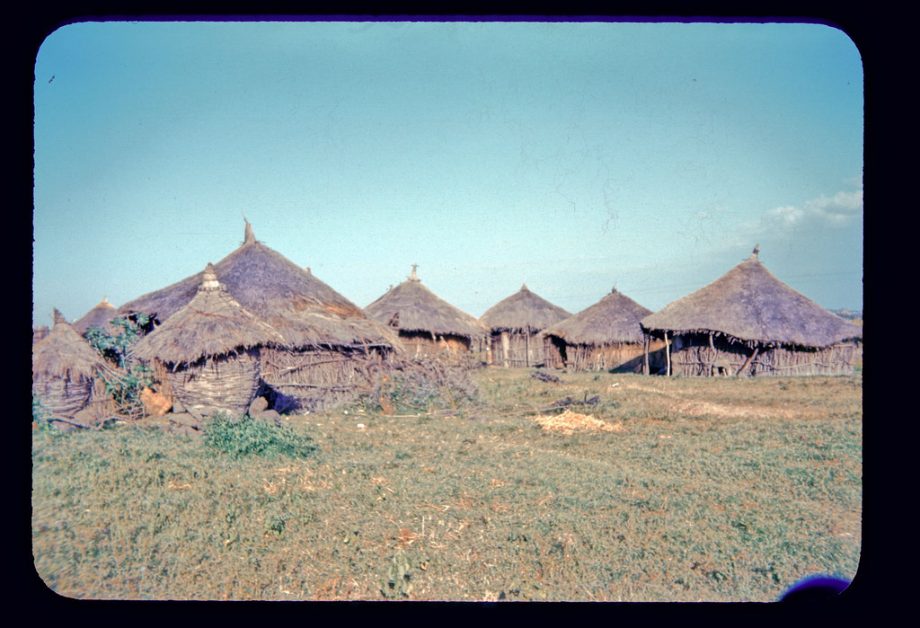Ethiopian straw houses Houses near Nazareth, Ethiopia, aro… Flickr