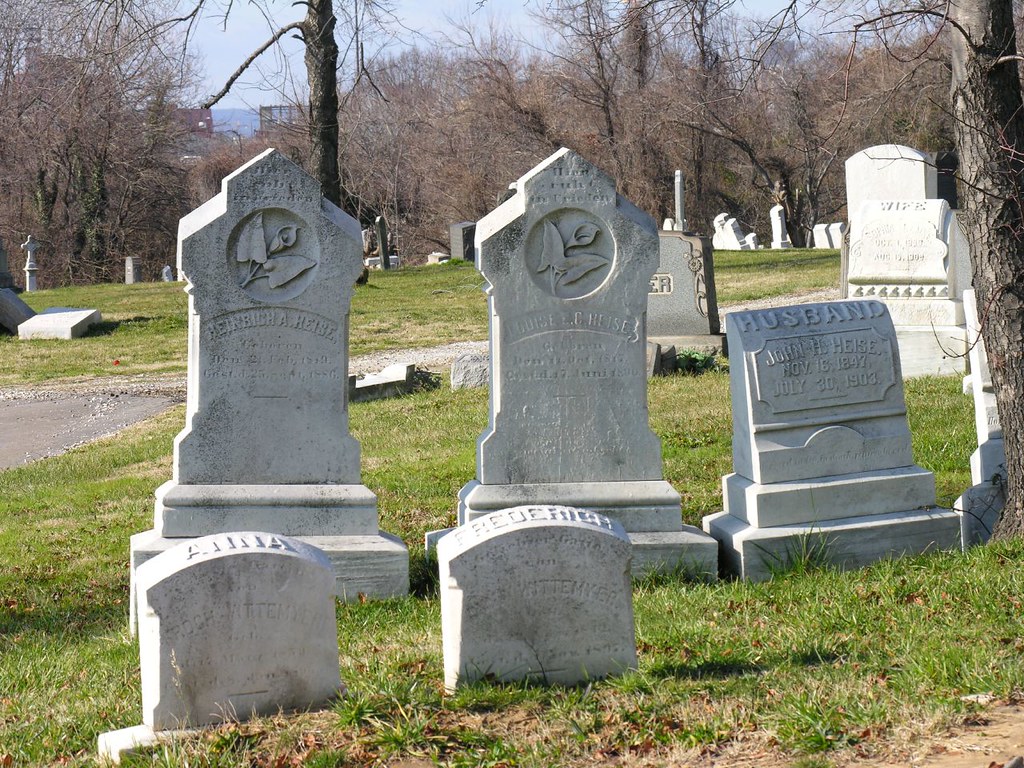 DSCN3910 Mt Carmel Cemetery, Baltimore, Md. December 24, 2… Flickr