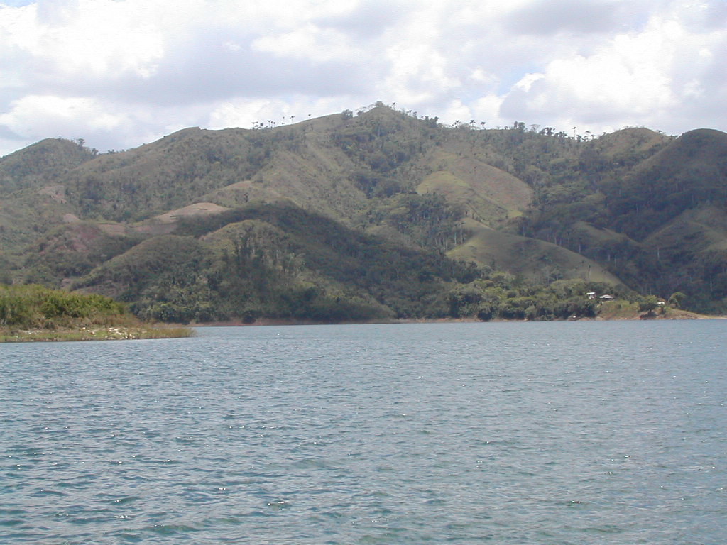 Lake and Mountains_Cuba 192 Lake between Trinidad and Sant… Flickr