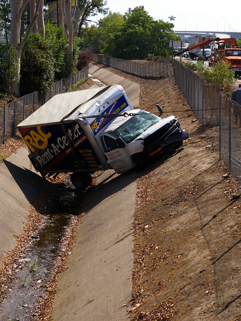 Accident (RentACenter) If you thought you had a bad day … Flickr