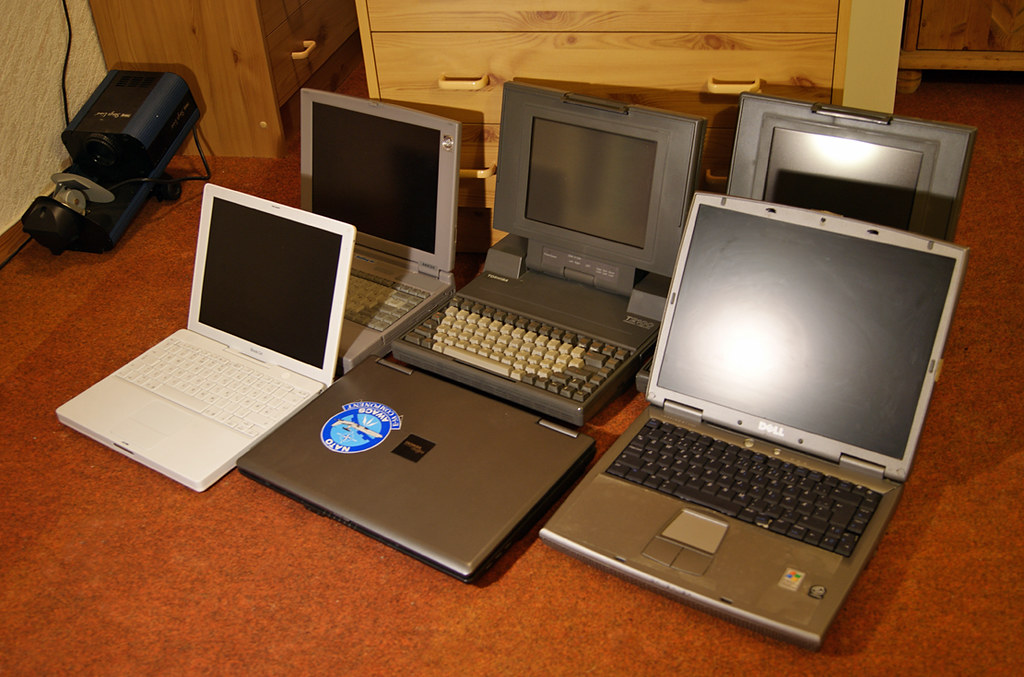 Old and new laptops! Pretty cute laptops I think) Toshiba… Flickr