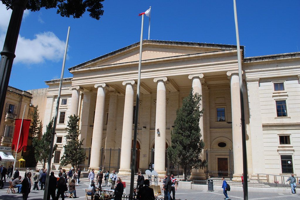 Malta Valletta Law Courts Column Facade 2 Le Monde1 Flickr