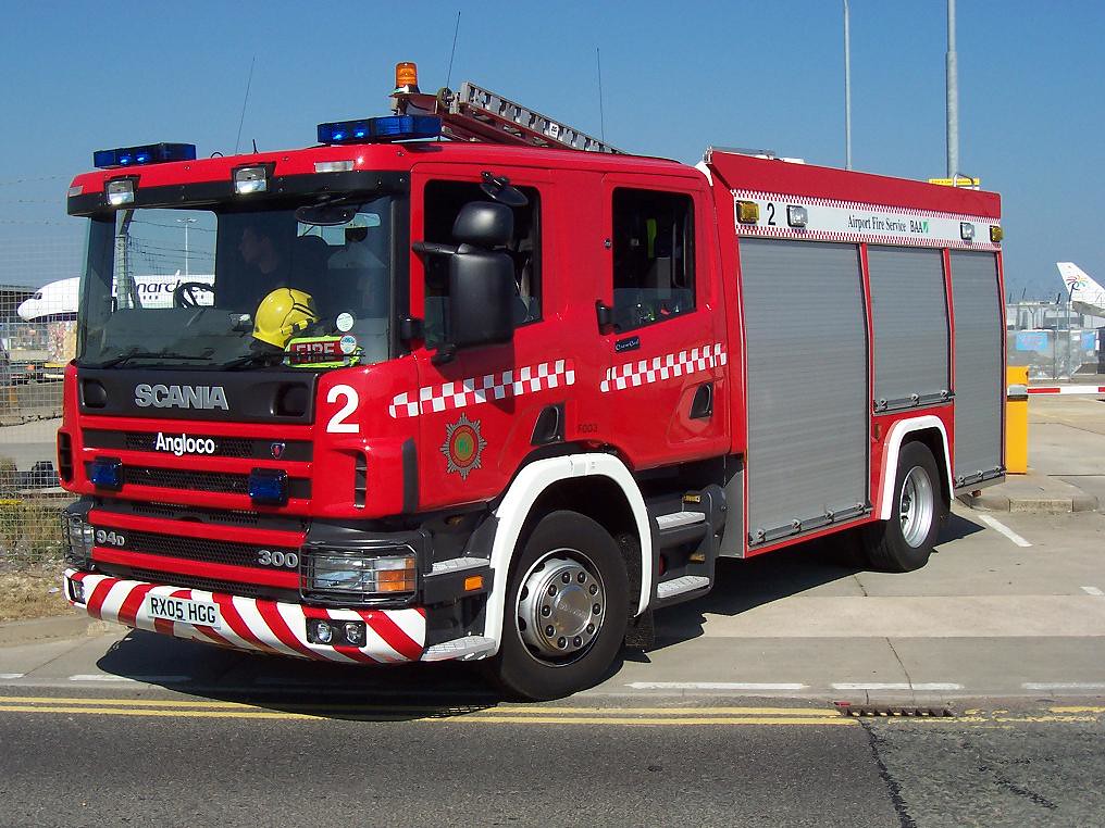 RX05 HGG Scania 94D 300 Angloco WrT based at Gatwick | Flickr