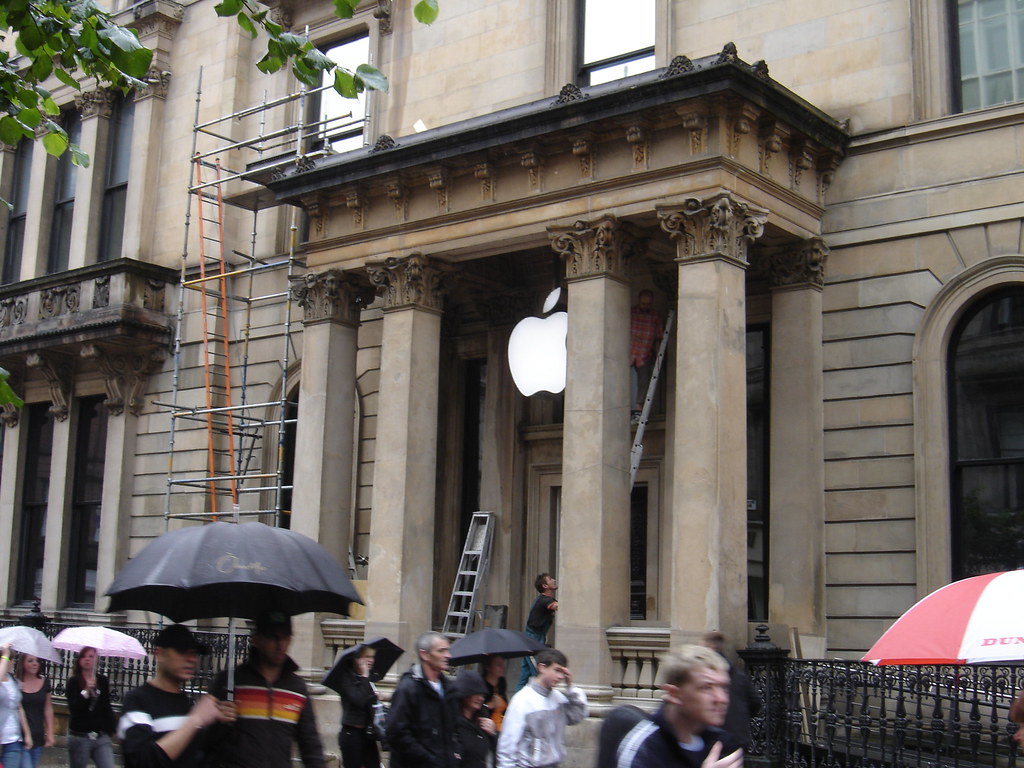 Not long now Apple Store, Glasgow Outside the Gl… Flickr