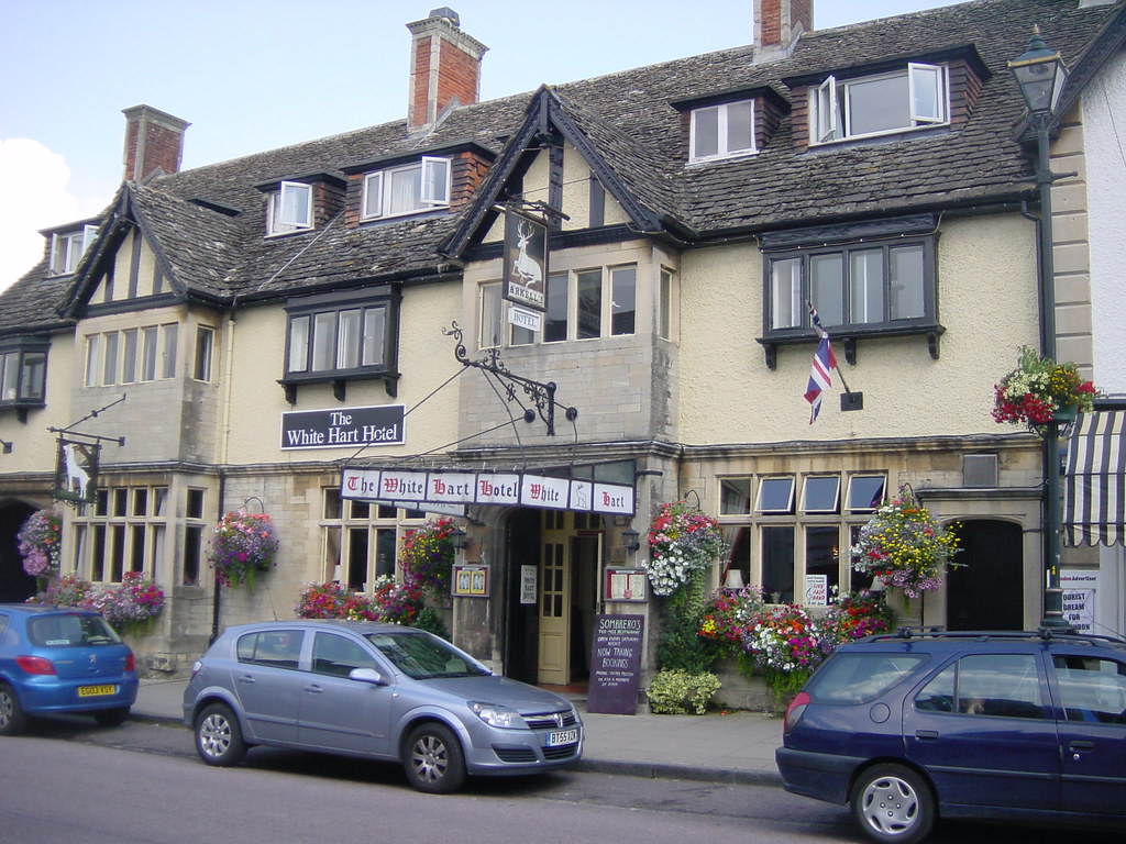 The White Hart Our hotel in Cricklade Wickham Park (RWIGFY