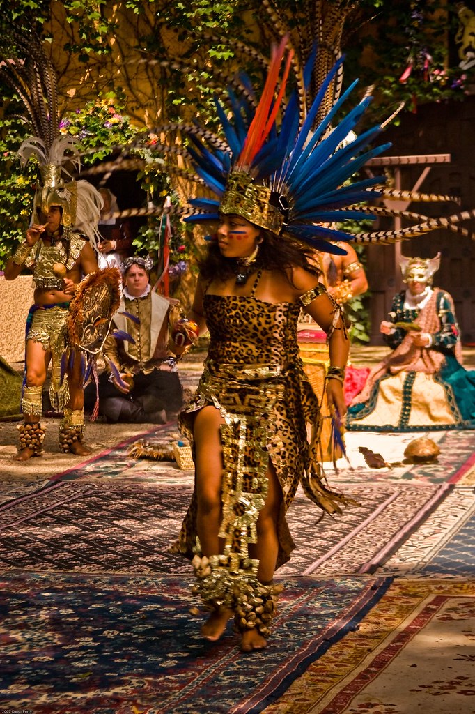 Aztec Dancer In Ceremonial Costume 2 Aztec dancers demonst… Flickr