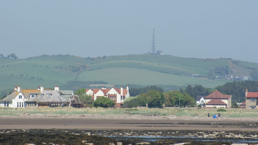 Dundonald Hill Dundonald Hill, taken from the rocks on the… Flickr