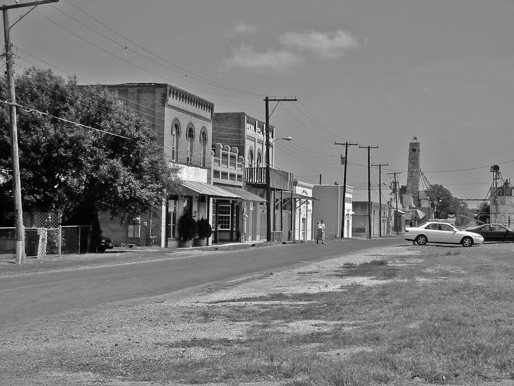 Commercial Drive Devine, Texas, 2003 Jim McCulloch Flickr