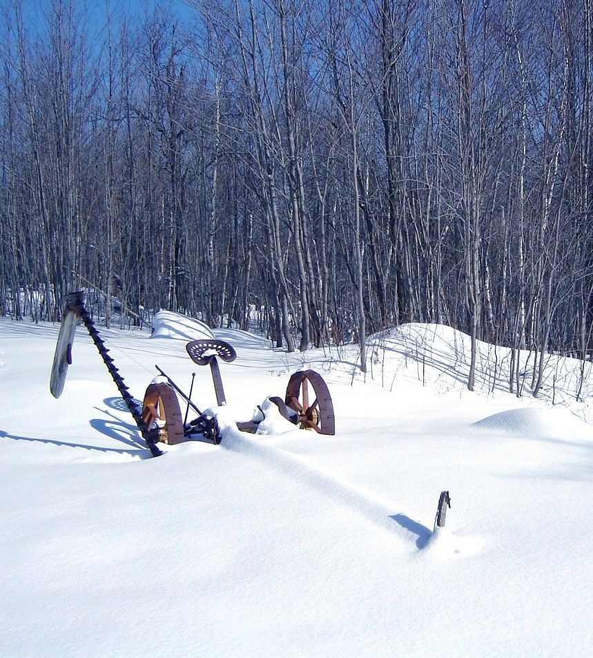 Mowing Machine John Deere mowing machine, formerly used on… Flickr