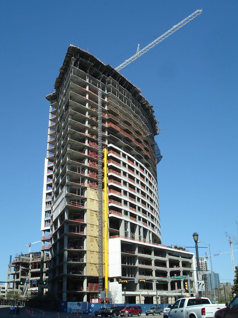 Construction Downtown Dallas. Jonathan Moreau Flickr