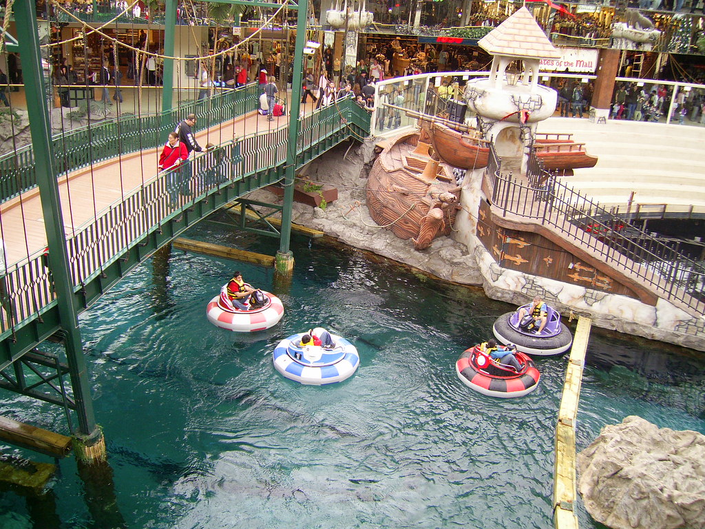West Edmonton Mall Bumper Boats Bumper boats at West Edm… Flickr