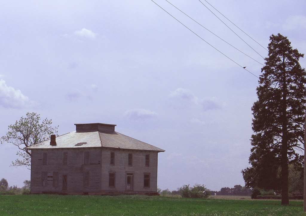 Abandoned house near Blissfield, Michigan John Hartsock Flickr