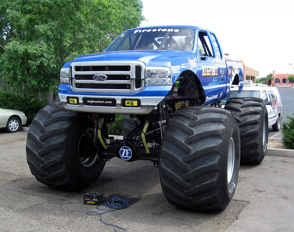 Bigfoot Bigfoot seen at a tire store in Cottonwood, Arizon… Flickr